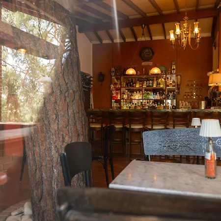 Hotel New Helvetia Historic