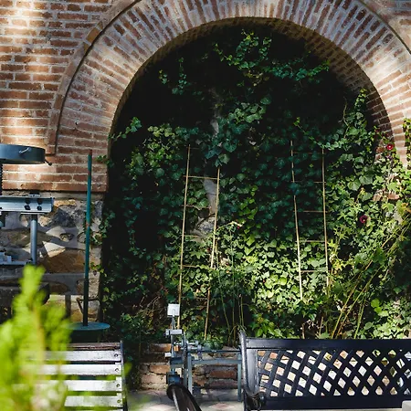 Hotel New Helvetia Historic Platres