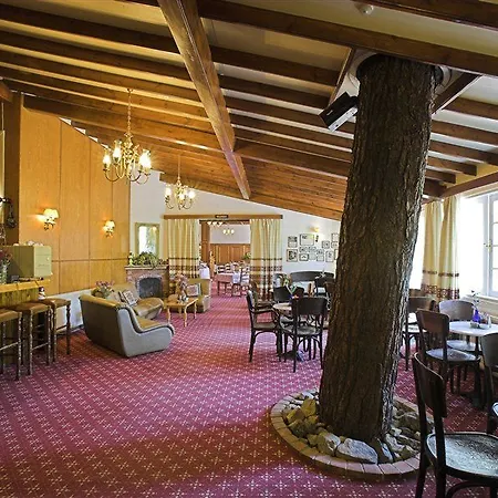 Hotel New Helvetia Historic Platres