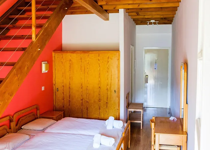 Hotel New Helvetia Historic