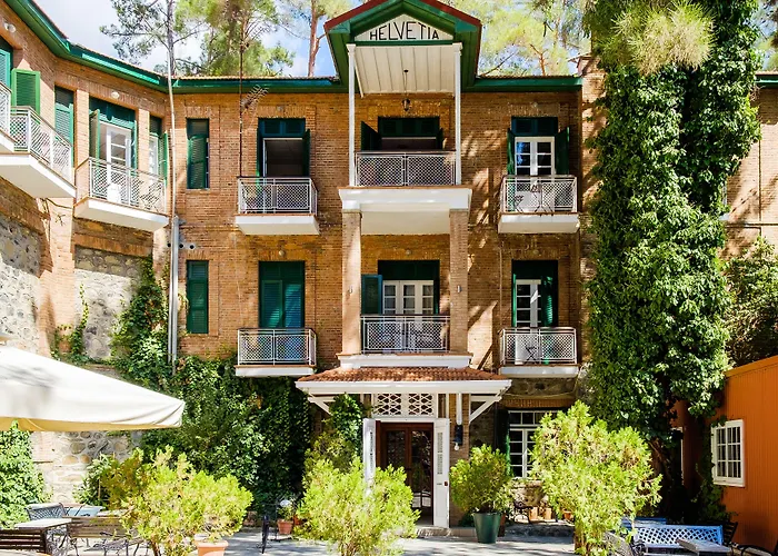 New Helvetia Historic 3* Platres