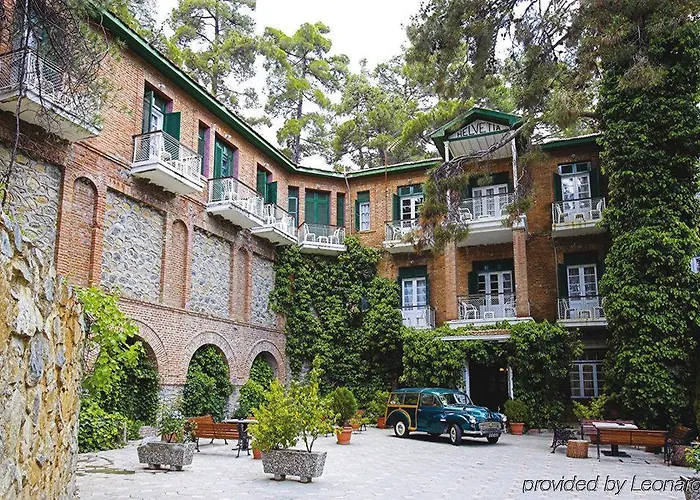 Hotel New Helvetia Historic Platres