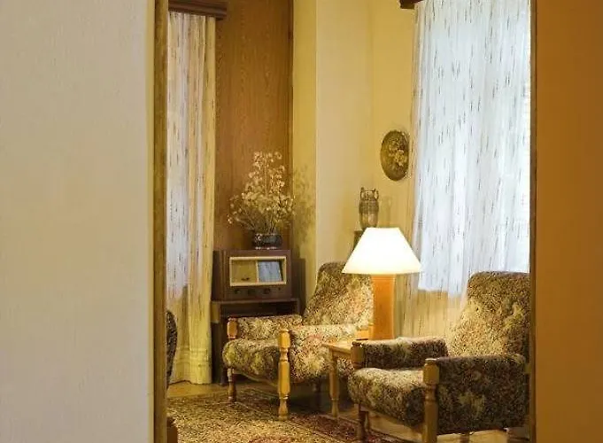 Hotel New Helvetia Historic 3*