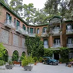 Hotel New Helvetia Historic