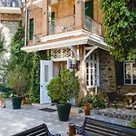 Hotel New Helvetia Historic