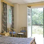 New Helvetia Historic 3* Platres