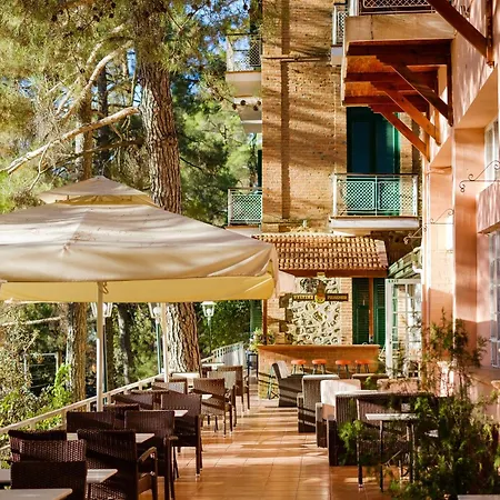 Hotel New Helvetia Historic Platres