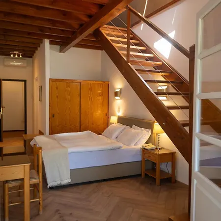 New Helvetia Historic Hotel