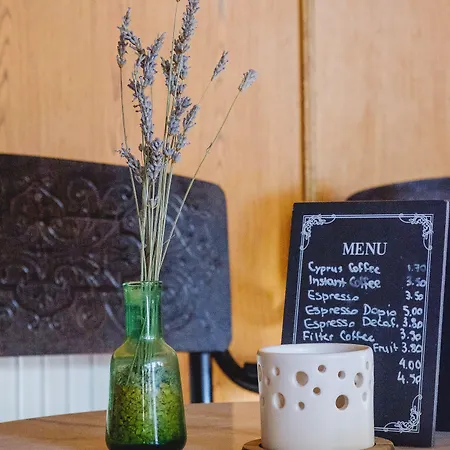 Hotel New Helvetia Historic Platres