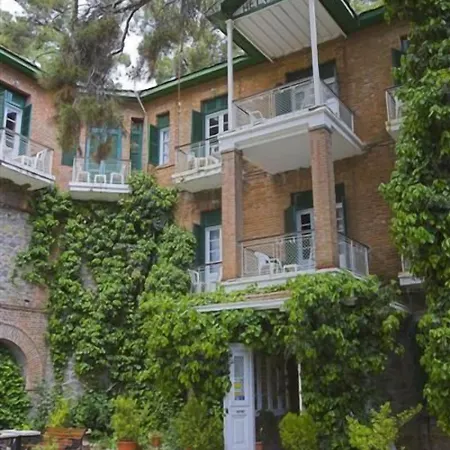 Hotel New Helvetia Historic 3*