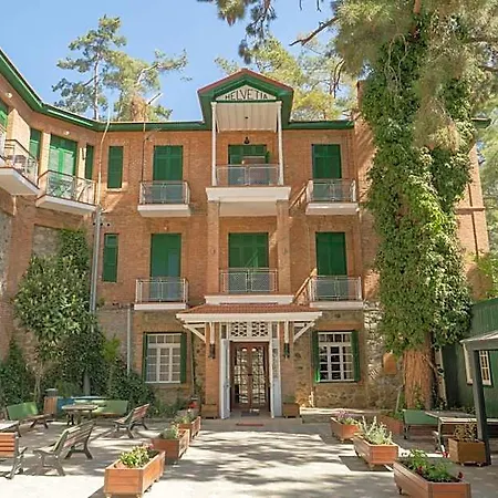 New Helvetia Historic Hotel