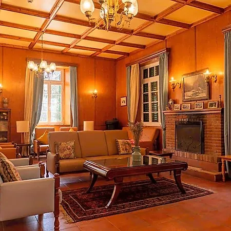Hotel New Helvetia Historic 3*