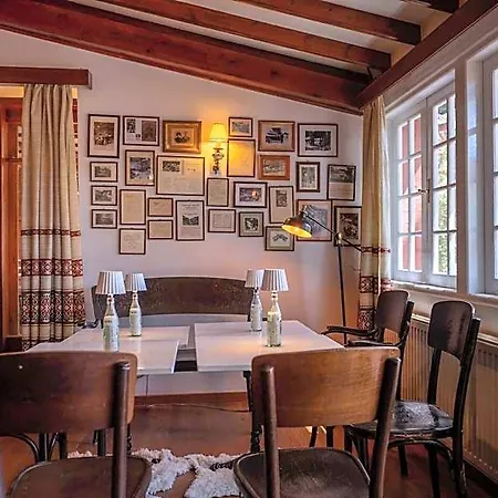 Hotel New Helvetia Historic 3*
