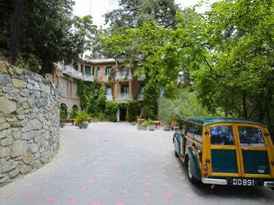 New Helvetia Historic 3* بلاتريس