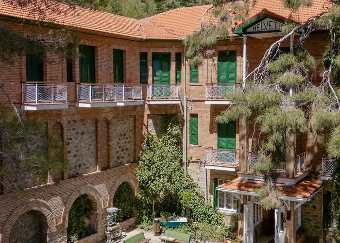 New Helvetia Historic Hotel