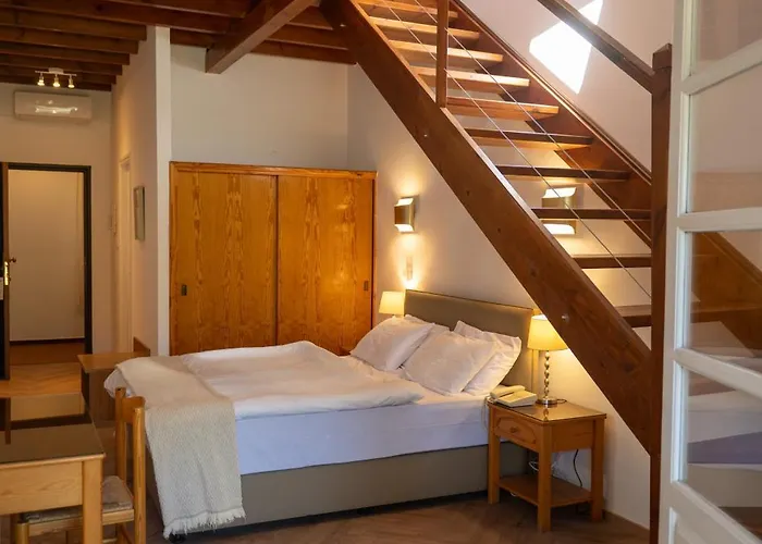 New Helvetia Historic Hotel